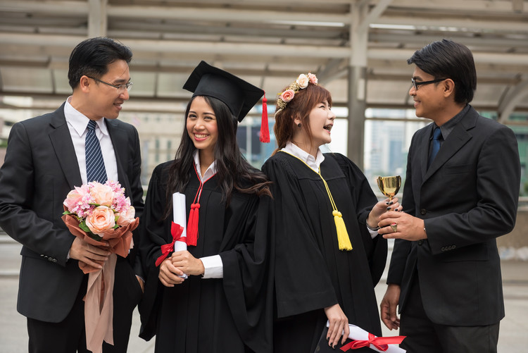 响水县文博中英文学校有多少学生，这个学校好吗？