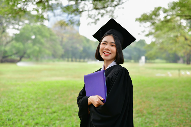 吉林油田实验中学学校风景怎么样？