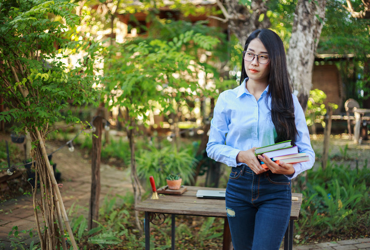 长葛市第九初级中学一年学费多少？