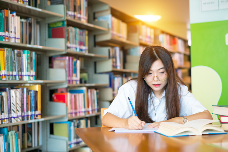 通山县杨林中学招生简章，通山县杨林小学