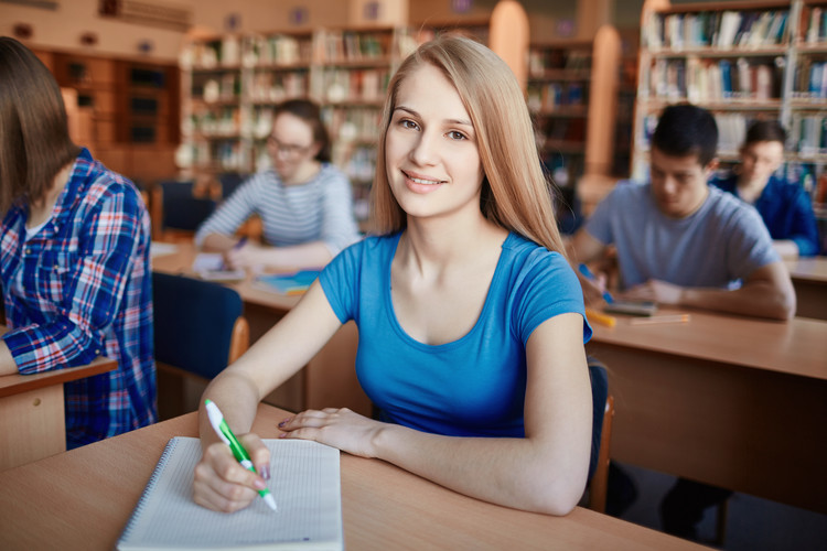 舒城县周公渡中学有多少学生，这个学校好吗？