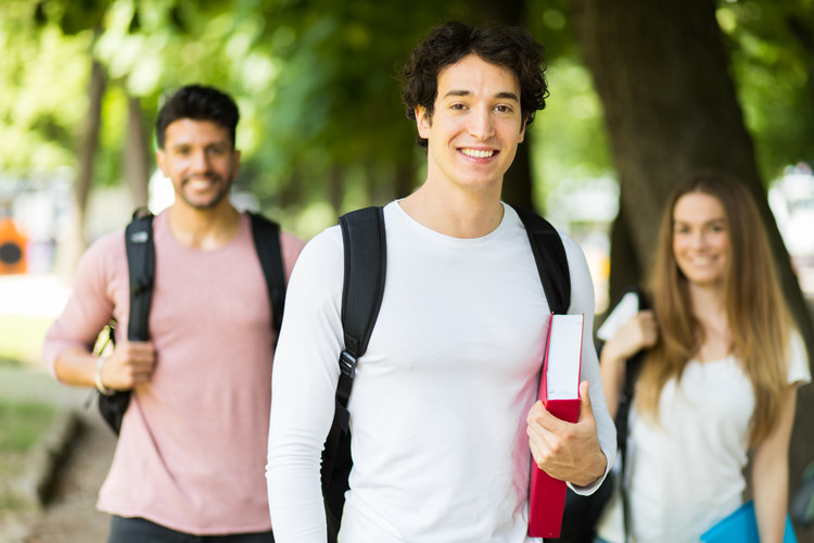 重庆市第一实验中学校是什么学校，这个学校学费贵吗？