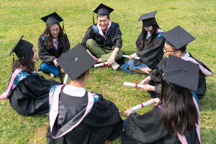 辽阳市第十二中学好不好，学校怎么样？