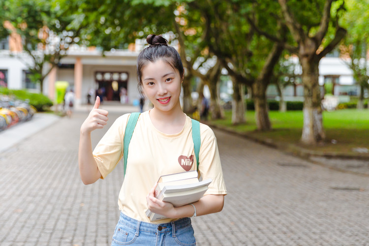 锦州市太和区第六初级中学是公办还是私立